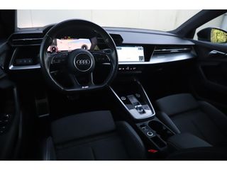 Audi A3 Sportback 35 TFSI Sport S Line 150PK Automaat Full LED Navigatie Carplay Android Half Leder Sfeerverlichting 18 inch LMV Parkeersensors