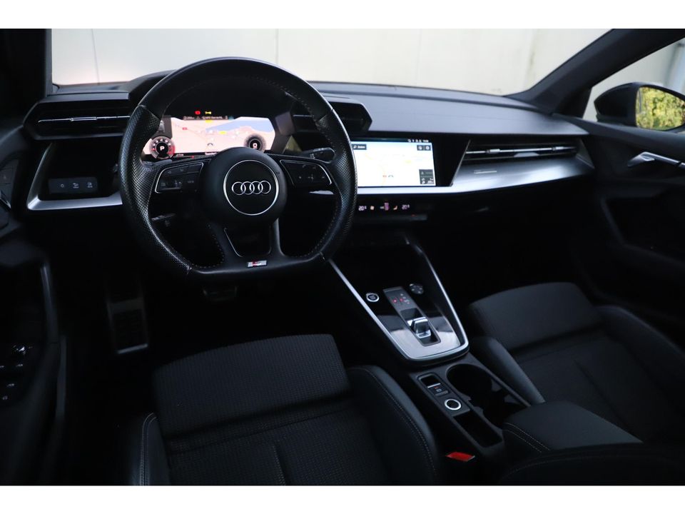 Audi A3 Sportback 35 TFSI Sport S Line 150PK Automaat Full LED Navigatie Carplay Android Half Leder Sfeerverlichting 18 inch LMV Parkeersensors