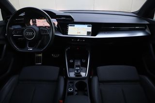 Audi A3 Sportback 35 TFSI Sport S Line 150PK Automaat Full LED Navigatie Carplay Android Half Leder Sfeerverlichting 18 inch LMV Parkeersensors