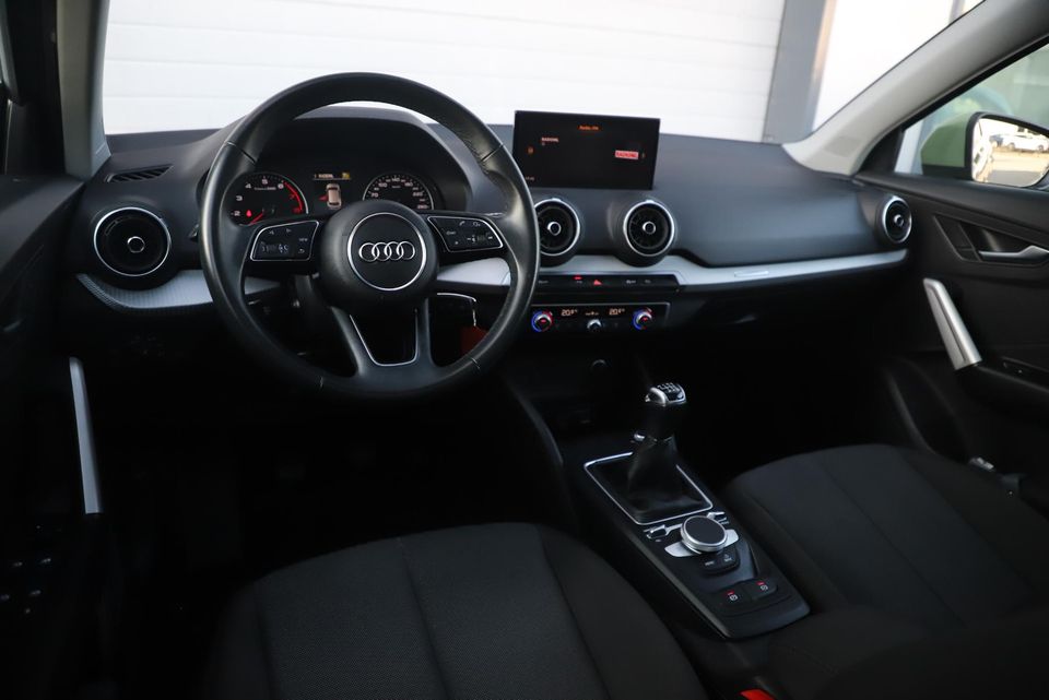 Audi Q2 35 TFSI Pro Line 150PK Panoramadak B&O Carplay Android Navigatie Clima Cruise Parkeersensors Getint Glas