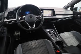 Volkswagen Golf 1.5 eTSI R-Line 150PK DSG Automaat Panoramadak 18 inch Virtual Cockpit Harman Kardon Sfeerverlichting Navigatie Carplay Android Adaptive Cruise Lane Assist Parkeersensors