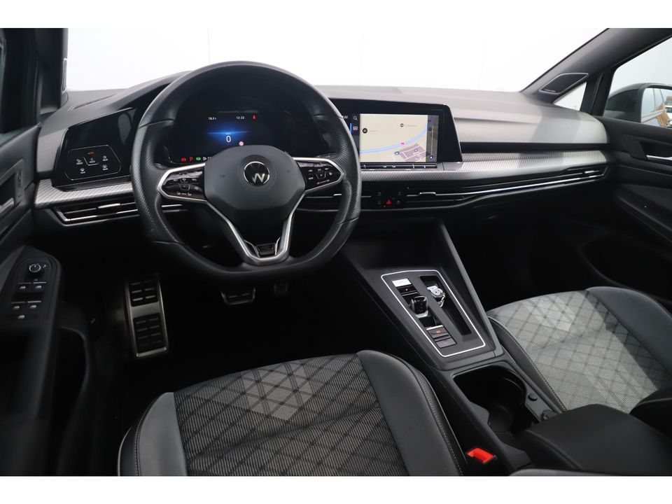 Volkswagen Golf 1.5 eTSI R-Line 150PK DSG Automaat Panoramadak 18 inch Virtual Cockpit Harman Kardon Sfeerverlichting Navigatie Carplay Android Adaptive Cruise Lane Assist Parkeersensors