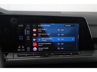 Volkswagen Golf 1.5 eTSI R-Line 150PK DSG Automaat Panoramadak 18 inch Virtual Cockpit Harman Kardon Sfeerverlichting Navigatie Carplay Android Adaptive Cruise Lane Assist Parkeersensors