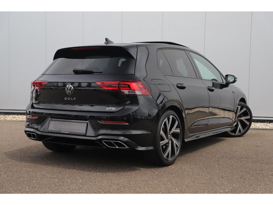 Volkswagen Golf 1.5 eTSI R-Line 150PK DSG Automaat Panoramadak 18 inch Virtual Cockpit Harman Kardon Sfeerverlichting Navigatie Carplay Android Adaptive Cruise Lane Assist Parkeersensors