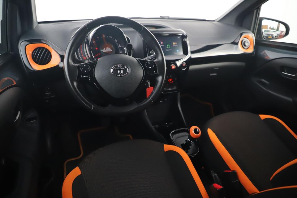 Toyota Aygo 1.0 VVT-i x-JBL Automaat Carplay Android Navigatie Achteruitrijcamera 15 inch LMV Clima Airco LED