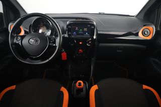 Toyota Aygo 1.0 VVT-i x-JBL Automaat Carplay Android Navigatie Achteruitrijcamera 15 inch LMV Clima Airco LED