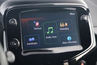 Toyota Aygo 1.0 VVT-i x-JBL Automaat Carplay Android Navigatie Achteruitrijcamera 15 inch LMV Clima Airco LED