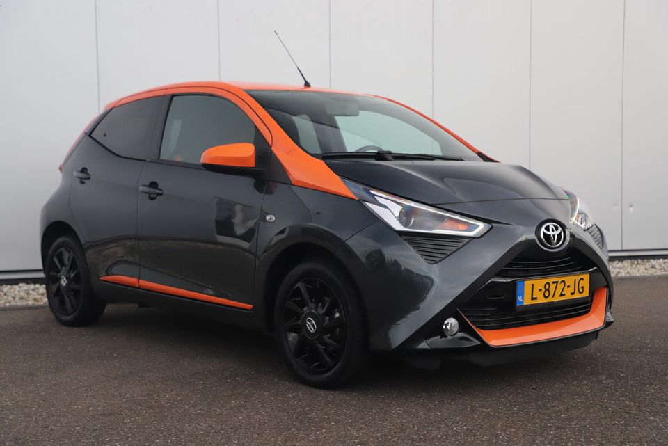 Toyota Aygo 1.0 VVT-i x-JBL Automaat Carplay Android Navigatie Achteruitrijcamera 15 inch LMV Clima Airco LED