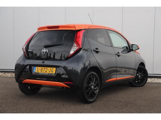 Toyota Aygo 1.0 VVT-i x-JBL Automaat Carplay Android Navigatie Achteruitrijcamera 15 inch LMV Clima Airco LED