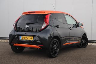 Toyota Aygo 1.0 VVT-i x-JBL Automaat Carplay Android Navigatie Achteruitrijcamera 15 inch LMV Clima Airco LED