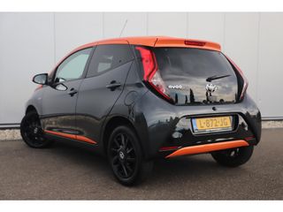 Toyota Aygo 1.0 VVT-i x-JBL Automaat Carplay Android Navigatie Achteruitrijcamera 15 inch LMV Clima Airco LED