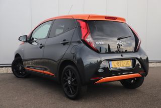 Toyota Aygo 1.0 VVT-i x-JBL Automaat Carplay Android Navigatie Achteruitrijcamera 15 inch LMV Clima Airco LED