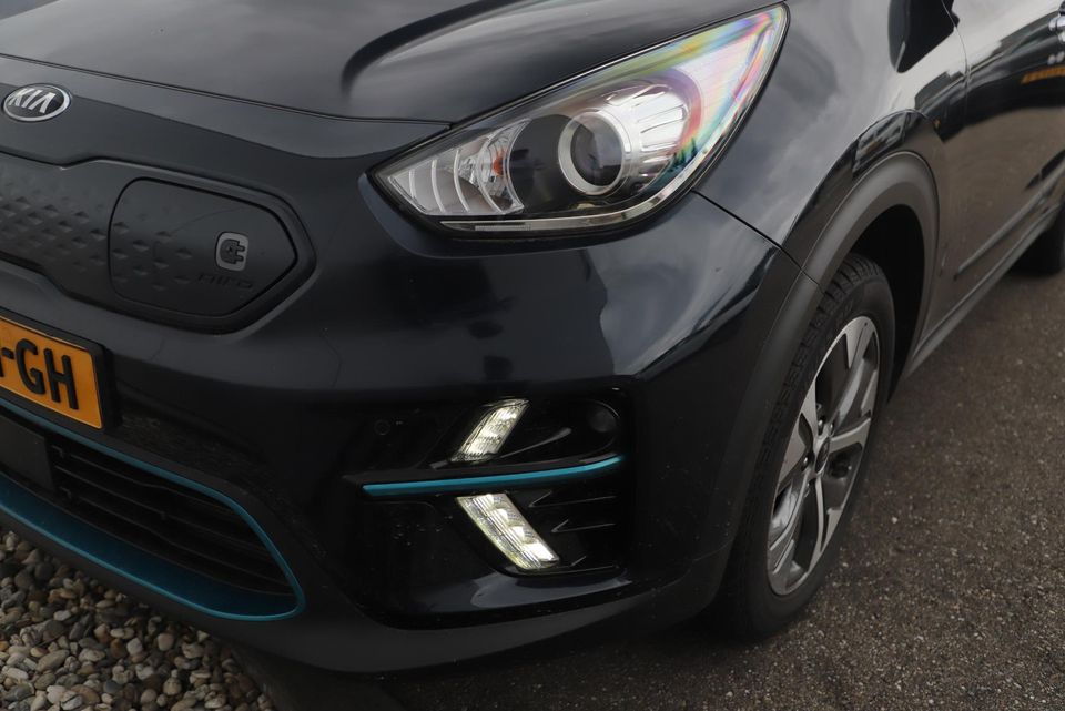 Kia e-Niro DynamicLine 64 kWh Automaat Half Leder Keyless Navigatie Achteruitrijcamera Clima Adaptive Cruise Lane Assist PDC