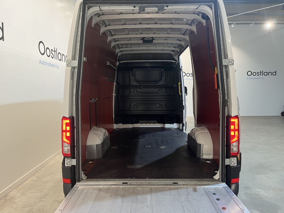 Volkswagen Crafter 35 2.0 TDI L3H3 140 PK / Dhollandia Portaallaadklep / Euro 6 / Airco / Cruise Control / Camera / 3-Zits / 10.100 KM !!