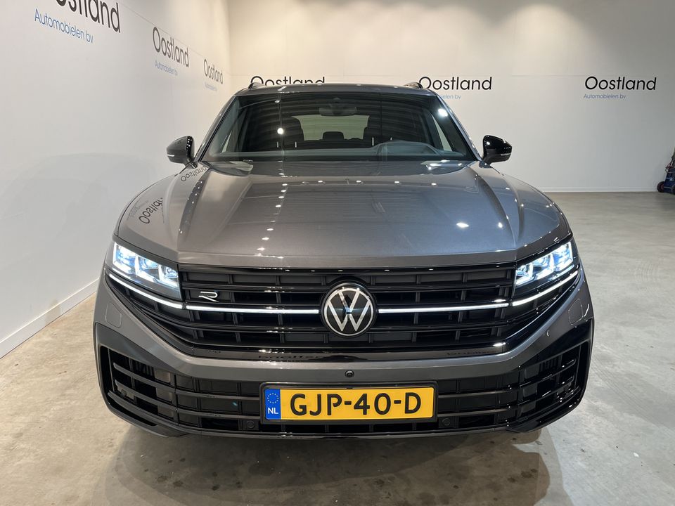 Volkswagen Touareg R 3.0 TSi 462 PK eHybrid 4MOTION Full Options / Luchtvering / IQ Matrix / 360 Camera / Panoramadak / Head-Up / Leder / Stoelventilatie / Stoelverwarming