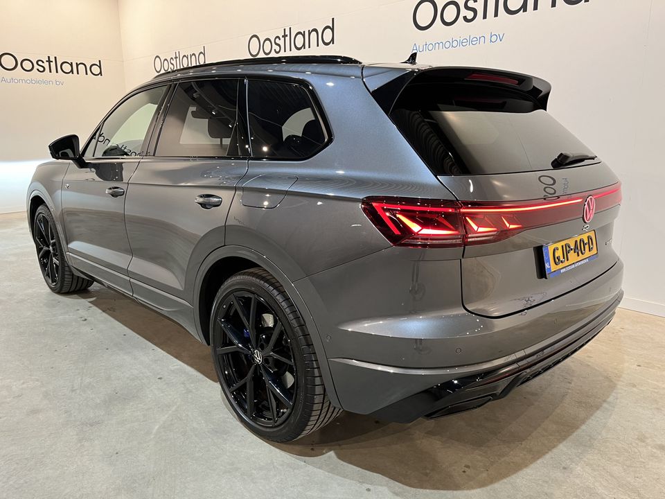 Volkswagen Touareg R 3.0 TSi 462 PK eHybrid 4MOTION Full Options / Luchtvering / IQ Matrix / 360 Camera / Panoramadak / Head-Up / Leder / Stoelventilatie / Stoelverwarming