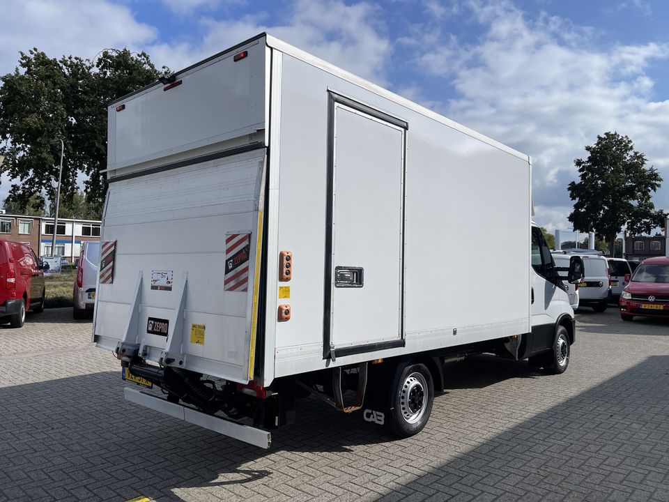 Iveco Daily 35S14 Himatic 2.3 automaat / bakwagen met Zepro laadklep / vaste prijs rijklaar € 30.950 ex btw / lease vanaf € 554 / cruise en climate control / zijdeur / geveerde stoel / stoelverwarming !