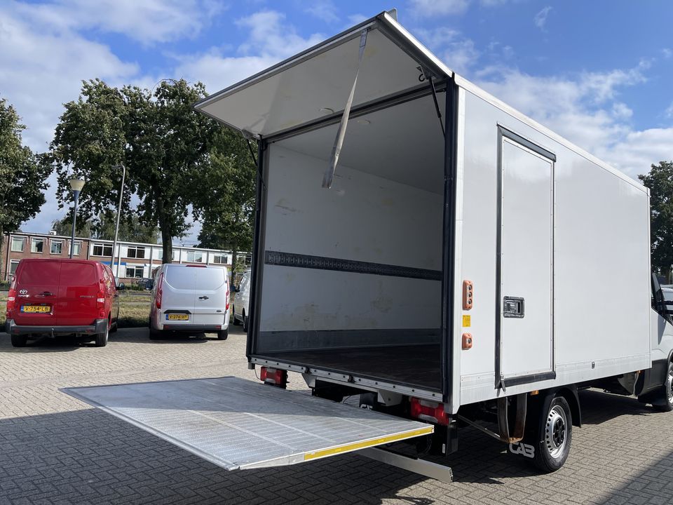 Iveco Daily 35S14 Himatic 2.3 automaat / bakwagen met Zepro laadklep / vaste prijs rijklaar € 30.950 ex btw / lease vanaf € 554 / cruise en climate control / zijdeur / geveerde stoel / stoelverwarming !