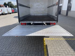 Iveco Daily 35S14 Himatic 2.3 automaat / bakwagen met Zepro laadklep / vaste prijs rijklaar € 30.950 ex btw / lease vanaf € 554 / cruise en climate control / zijdeur / geveerde stoel / stoelverwarming !