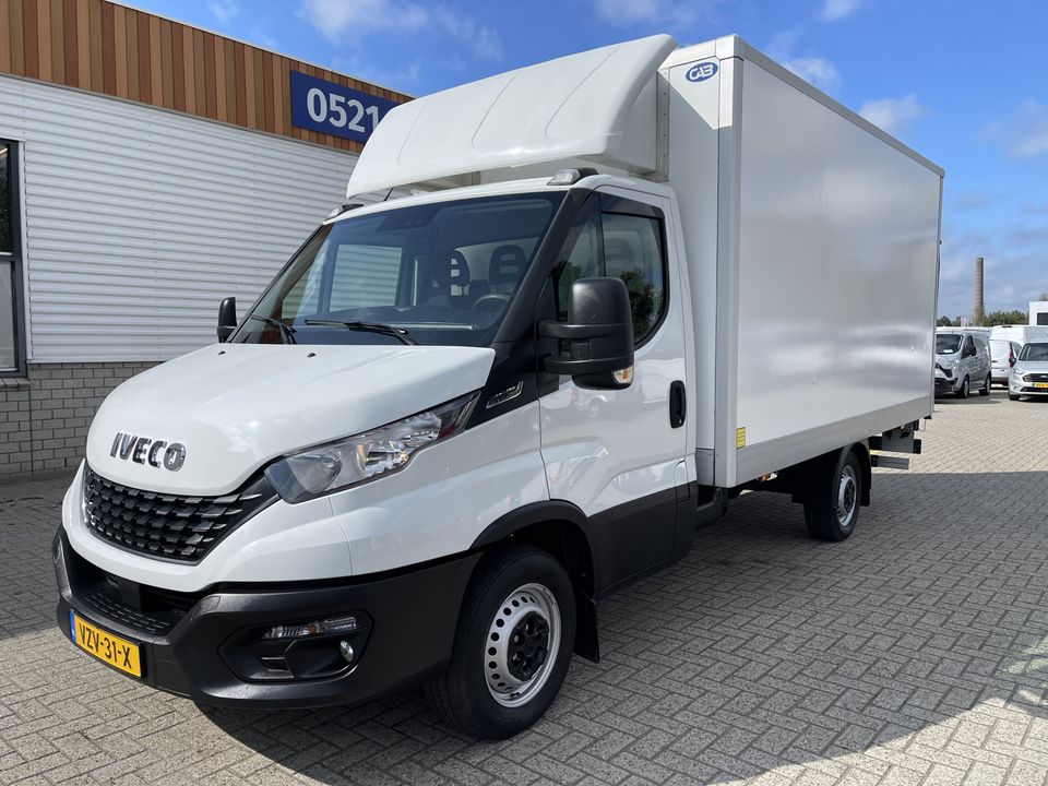 Iveco Daily 35S14 Himatic 2.3 automaat / bakwagen met Zepro laadklep / vaste prijs rijklaar € 30.950 ex btw / lease vanaf € 554 / cruise en climate control / zijdeur / geveerde stoel / stoelverwarming !