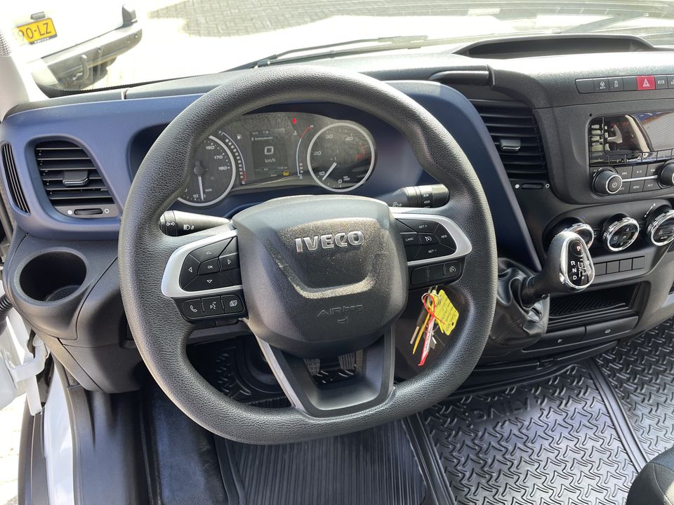 Iveco Daily 35S14 Himatic 2.3 automaat / bakwagen met Zepro laadklep / vaste prijs rijklaar € 30.950 ex btw / lease vanaf € 554 / cruise en climate control / zijdeur / geveerde stoel / stoelverwarming !