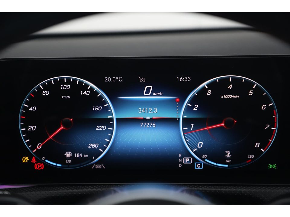 Mercedes-Benz A-Klasse 180 AMG Night Pakket Automaat 1 Jaar Garantie Panoramadak Sfeerverlichting Keyless Half Leder Full LED 18 inch Widescreen Navigatie Camera Stoelverwarming