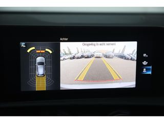 Mercedes-Benz A-Klasse 180 AMG Night Pakket Automaat 1 Jaar Garantie Panoramadak Sfeerverlichting Keyless Half Leder Full LED 18 inch Widescreen Navigatie Camera Stoelverwarming