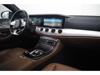 Mercedes-Benz E-Klasse 220 D AMG Sport Automaat Widescreen Sfeerverlichting Memory Leder Navigatie 360 Camera 19 inch LMV Stoelverwarming Carplay Android Auto Multibeam LED