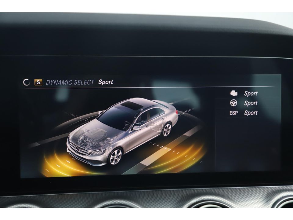 Mercedes-Benz E-Klasse 220 D AMG Sport Automaat Widescreen Sfeerverlichting Memory Leder Navigatie 360 Camera 19 inch LMV Stoelverwarming Carplay Android Auto Multibeam LED