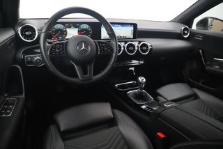 Mercedes-Benz A-Klasse 160 Business Plus Widescreen Half Leder Full LED Navigatie Achteruitrijcamera Stoelverwarming Carplay Android Bluetooth Parkeersensor 16 inch LMV NAP!