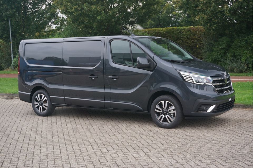 Renault Trafic 2.0 170PK L2H1 EDC Automaat Navi, LM Velg, Betimmering, Trekhaak, 2x Schuifdeur!! NR. 332