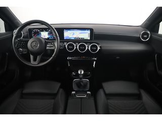 Mercedes-Benz A-Klasse 160 Style Plus Advantage Widescreen Half Leder Full LED 19 inch AMG Look Velgen Navigatie Achteruitrijcamera Carplay Android Clima Cruise Parkeersensor