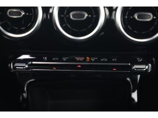 Mercedes-Benz A-Klasse 160 Style Plus Advantage Widescreen Half Leder Full LED 19 inch AMG Look Velgen Navigatie Achteruitrijcamera Carplay Android Clima Cruise Parkeersensor