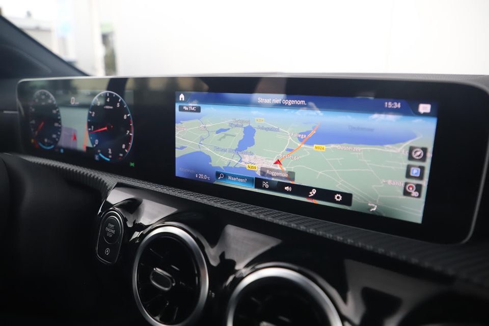 Mercedes-Benz A-Klasse 160 Style Plus Advantage Widescreen Half Leder Full LED 19 inch AMG Look Velgen Navigatie Achteruitrijcamera Carplay Android Clima Cruise Parkeersensor