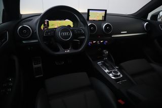 Audi A3 Limousine 35 TFSI CoD S Line Sport 150PK Automaat Virtual Cockpit Half Leder Stoelverwarming Full LED Navigatie Carplay Android Bluetooth Clima Cruise Parkeersensors 18 inch S-line LMV Dealer onderhouden