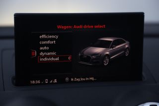 Audi A3 Limousine 35 TFSI CoD S Line Sport 150PK Automaat Virtual Cockpit Half Leder Stoelverwarming Full LED Navigatie Carplay Android Bluetooth Clima Cruise Parkeersensors 18 inch S-line LMV Dealer onderhouden