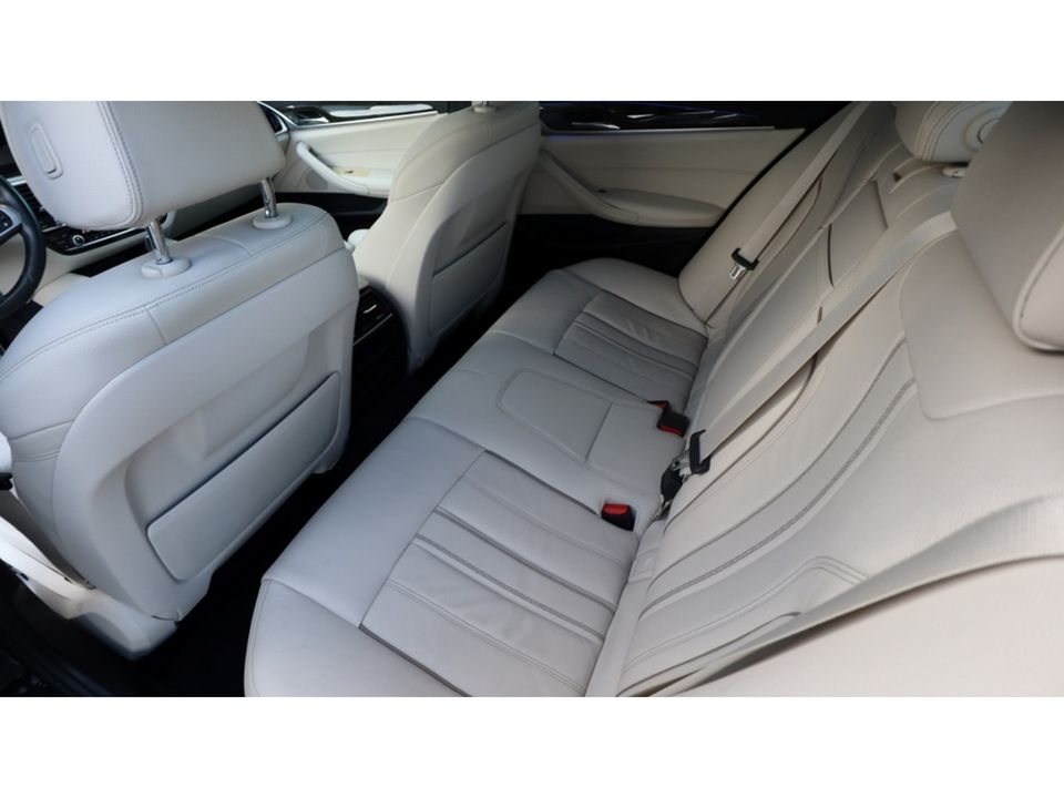 BMW 5 Serie 540i High Exe | M Sport | Leder | Open dak | Led | HUD