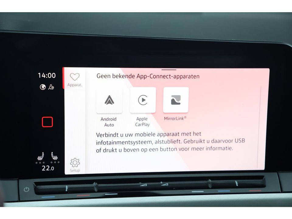 Volkswagen GOLF Variant 1.0 eTSI Life Business 110PK Automaat Virtual Cockpit 17 inch LMV Navigatie Camera PDC Sfeerverlichting Carplay Android Getint Glas Adaptive Cruise Lane Assist Comfortstoelen