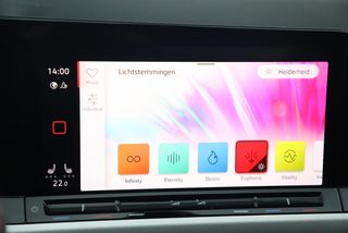 Volkswagen GOLF Variant 1.0 eTSI Life Business 110PK Automaat Virtual Cockpit 17 inch LMV Navigatie Camera PDC Sfeerverlichting Carplay Android Getint Glas Adaptive Cruise Lane Assist Comfortstoelen