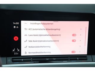 Volkswagen GOLF Variant 1.0 eTSI Life Business 110PK Automaat Virtual Cockpit 17 inch LMV Navigatie Camera PDC Sfeerverlichting Carplay Android Getint Glas Adaptive Cruise Lane Assist Comfortstoelen