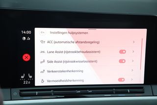 Volkswagen GOLF Variant 1.0 eTSI Life Business 110PK Automaat Virtual Cockpit 17 inch LMV Navigatie Camera PDC Sfeerverlichting Carplay Android Getint Glas Adaptive Cruise Lane Assist Comfortstoelen