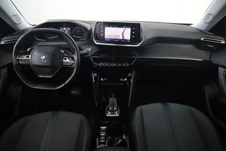 Peugeot 2008 1.2 PureTech Allure 131PK Automaat Virtual Cockpit Navigatie Camera Clima Cruise Parkeersensors Half Leder 17 inch LMV Getint Glas