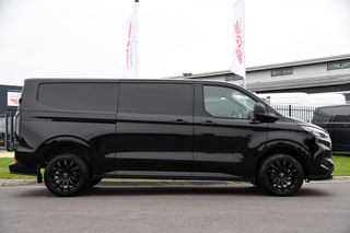 Ford Transit Custom 300 2.0 TDCI L2H1 Black Edition Camera, Cruise, Carplay, Sensoren, 136PK, LED, Multimedia, UNIEK!