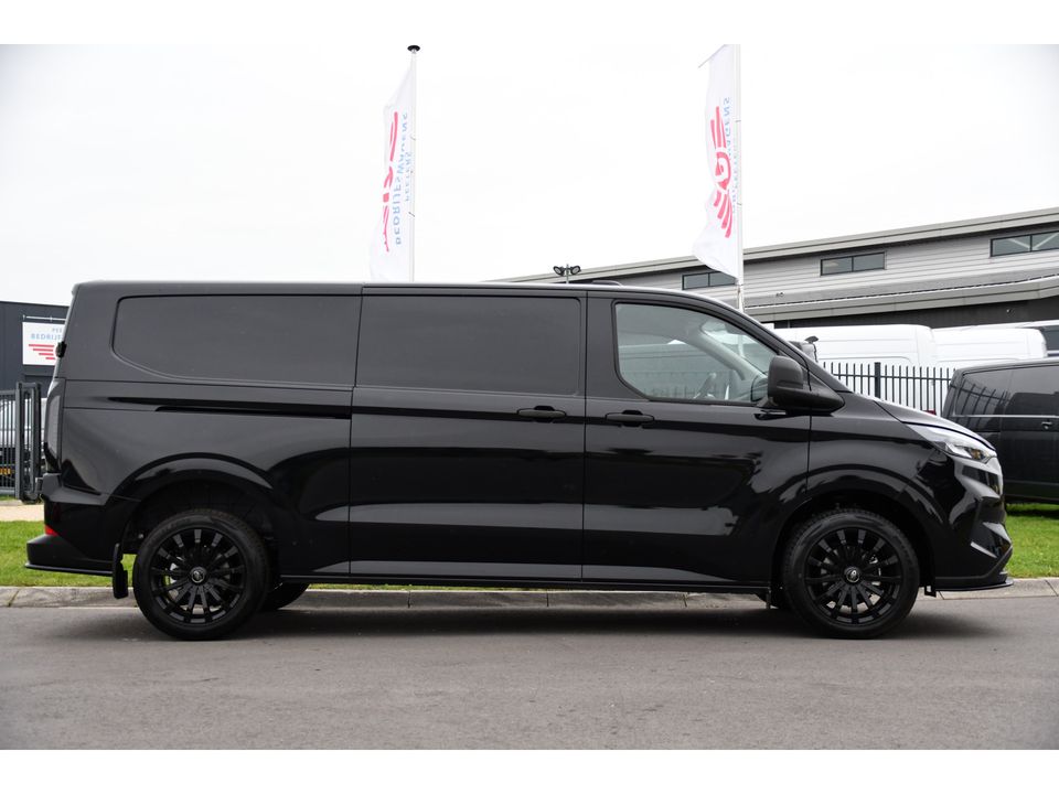 Ford Transit Custom 300 2.0 TDCI L2H1 Black Edition Camera, Cruise, Carplay, Sensoren, 136PK, LED, Multimedia, UNIEK!