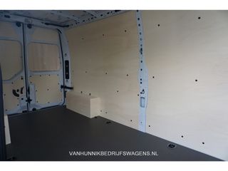 Renault Master T35 2.3 150PK Grand Confort L3H2 Navi, Cam, Betimmering, Trekhaak, 2x Schuifdeur!! NR. 310