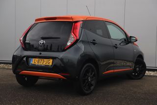 Toyota Aygo 1.0 VVT-i x-JBL Automaat Carplay Android Navigatie Achteruitrijcamera 15 inch LMV Clima Airco LED