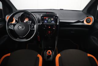 Toyota Aygo 1.0 VVT-i x-JBL Automaat Carplay Android Navigatie Achteruitrijcamera 15 inch LMV Clima Airco LED