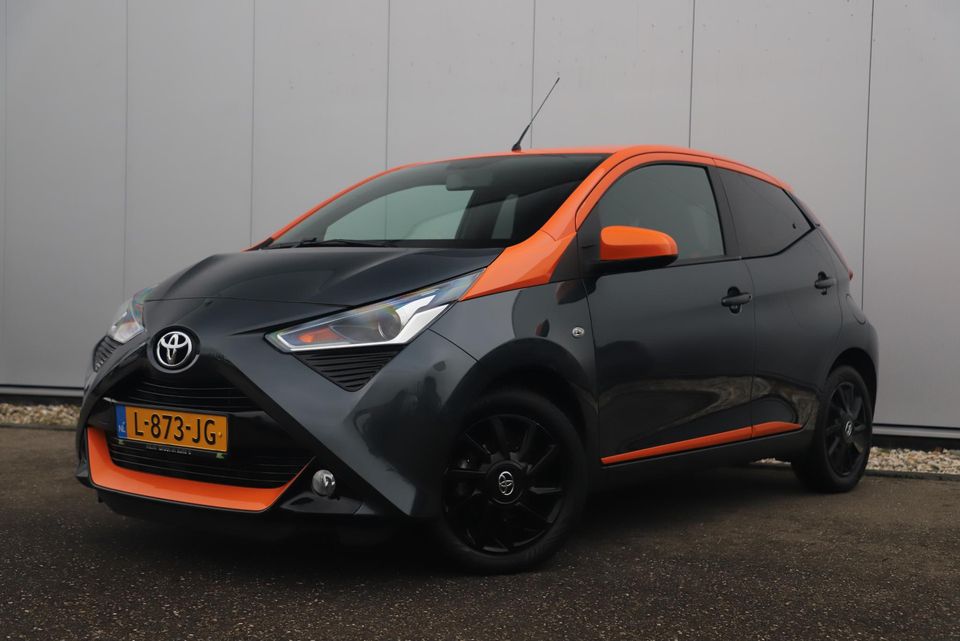 Toyota Aygo 1.0 VVT-i x-JBL Automaat Carplay Android Navigatie Achteruitrijcamera 15 inch LMV Clima Airco LED