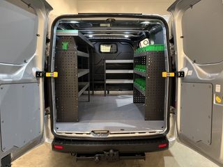 Ford Transit Custom 280 2.0 TDCI L1H1 Trend 130 PK Servicebus / Inrichting / Euro 6 / Airco / PDC / Cruise Control / Navigatie / CarPlay / Trekhaak / 3-Zits / 96.300 KM !!