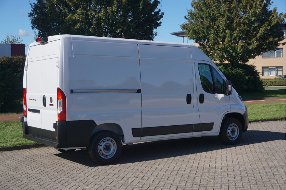 Fiat Ducato 35 2.2 140PK L2H2 10" Navi, Cruise, Climate, Camera, Digitale Cockpit, Blis!! NR. 281